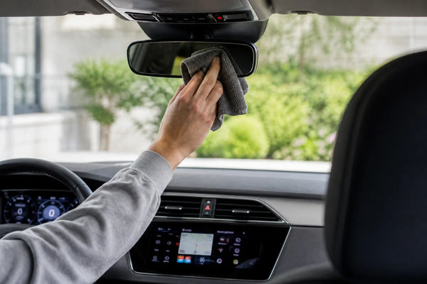 Entretien intérieur voiture : les meilleures astuces pour protéger durablement toutes les surfaces