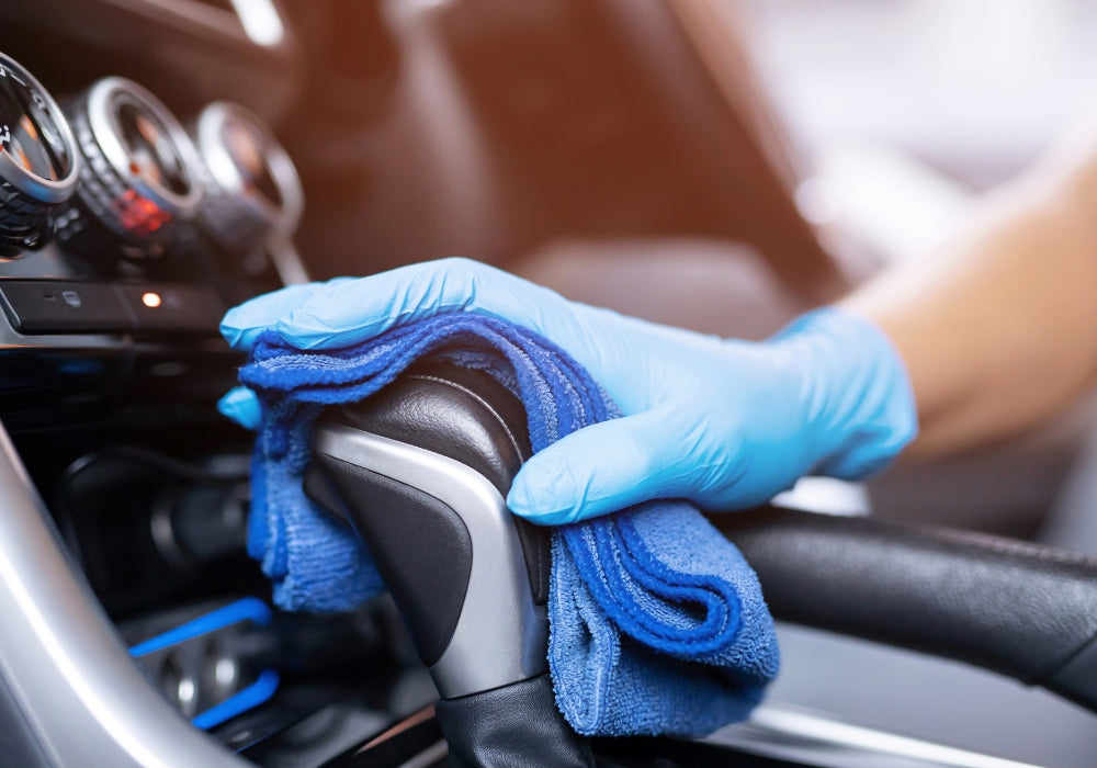 Pourquoi nettoyer l’intérieur de votre voiture régulièrement améliore votre santé et votre sécurité ?