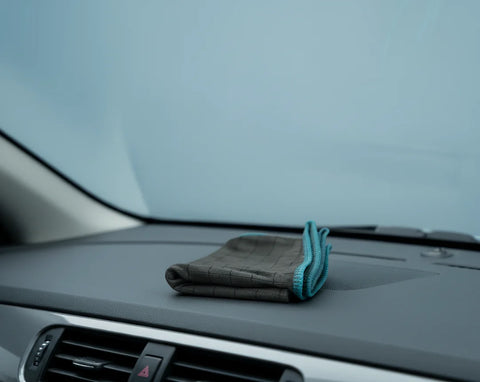 Chiffon nettoyage voiture interieur