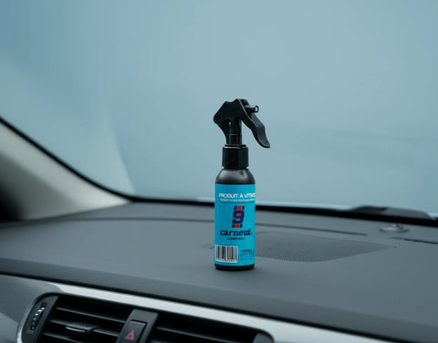 Flacon pulvérisateur produit à vitre voiture